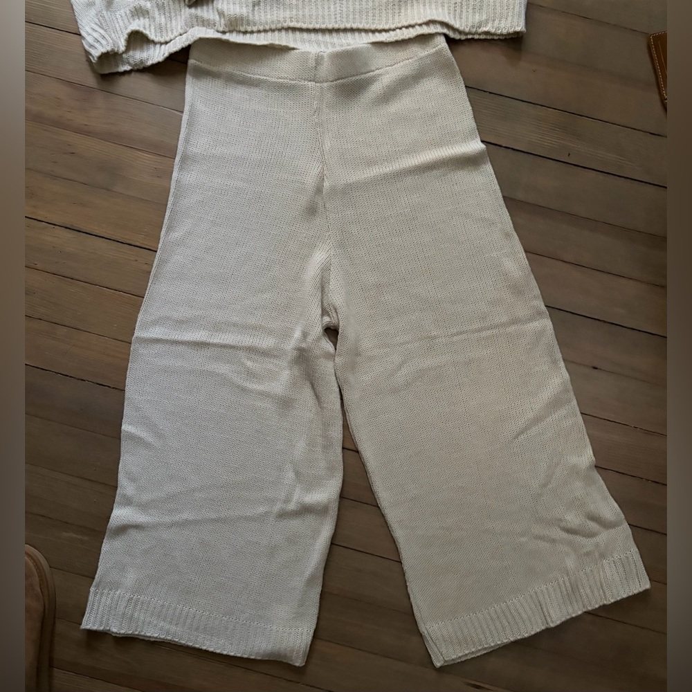 Cozy Cream Knit set - Picture 2 of 3